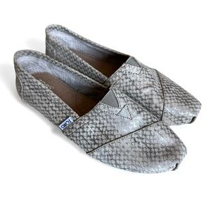New TOMS Snakeskin Slip-On Canvas Flats Neutral Snake Print Travel Shoe 6.5